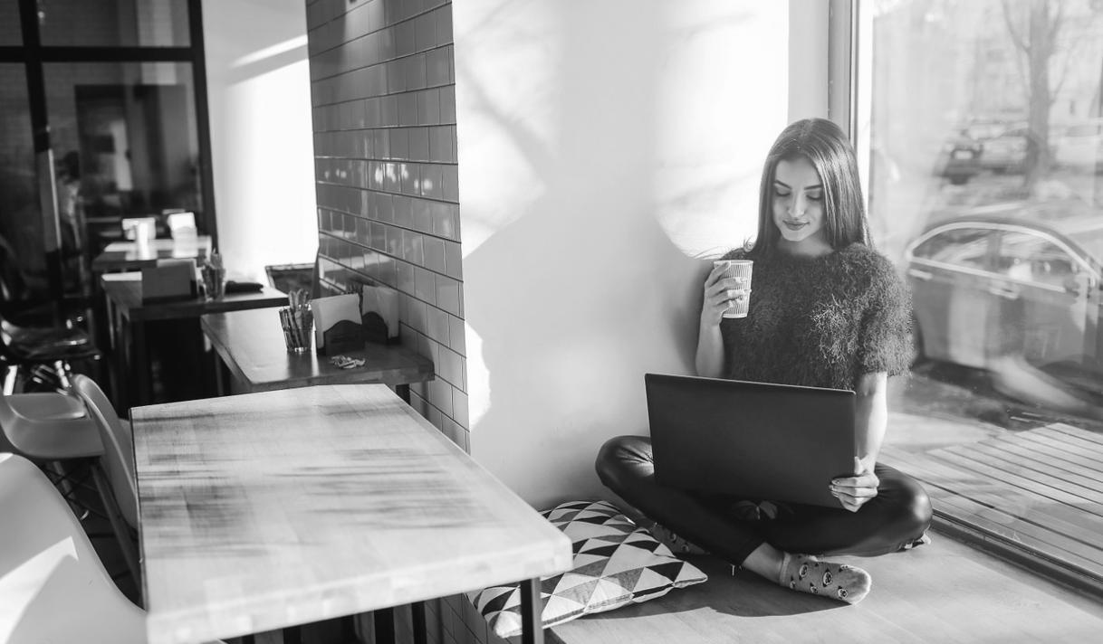 Instructor reviewing SEO analytics dashboard with program participants